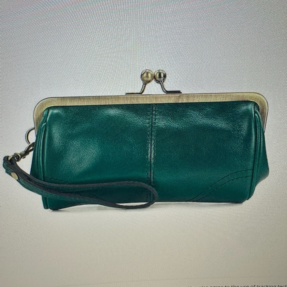 Patricia Nash Elegant Green Leather Wristlet  Renna Kisslock